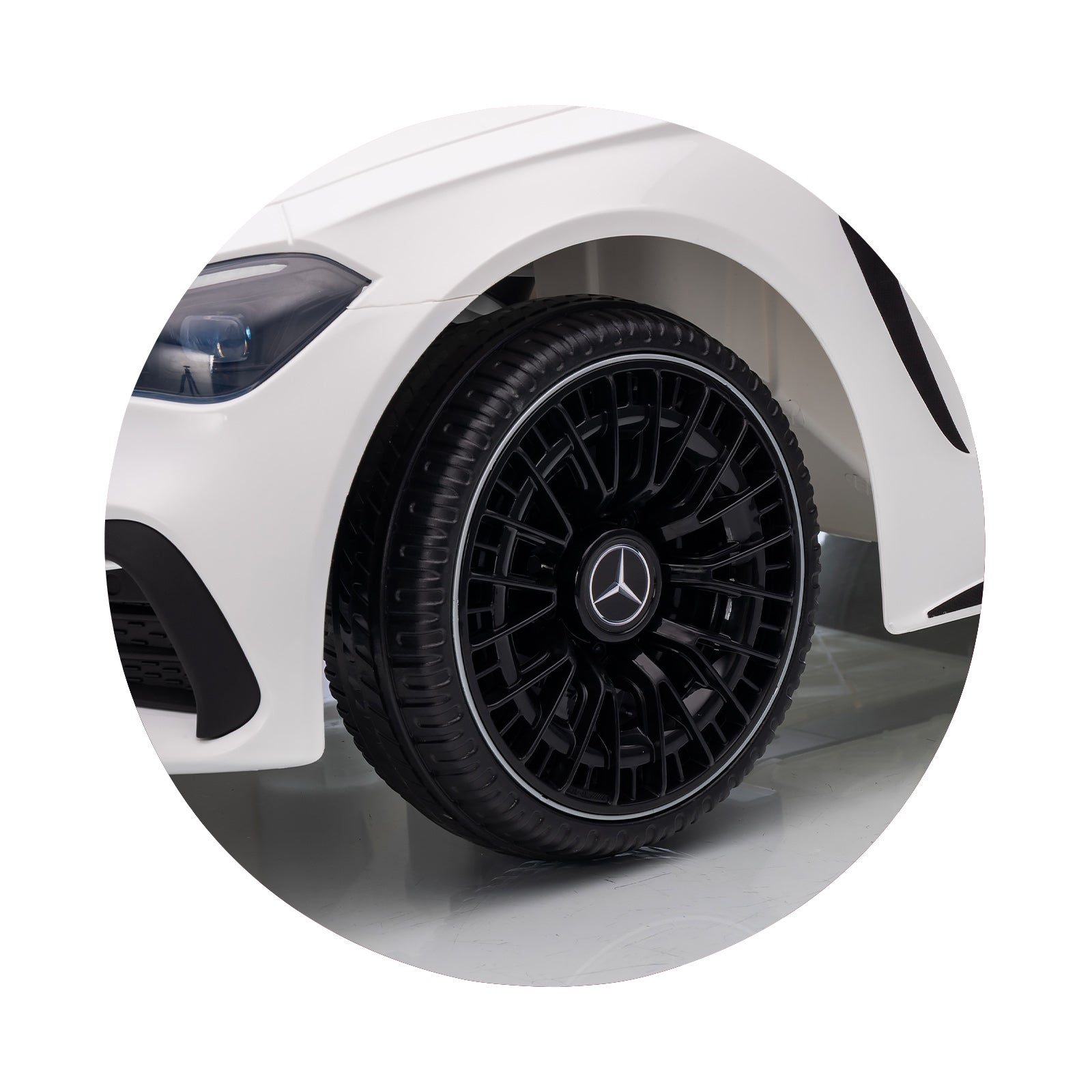 Chipolino Електрическа кола Mercedes AMG CLE 53 бяла
